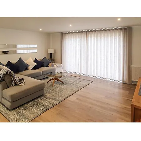 Swans View - Sea Views And 3 Minutes Walk
